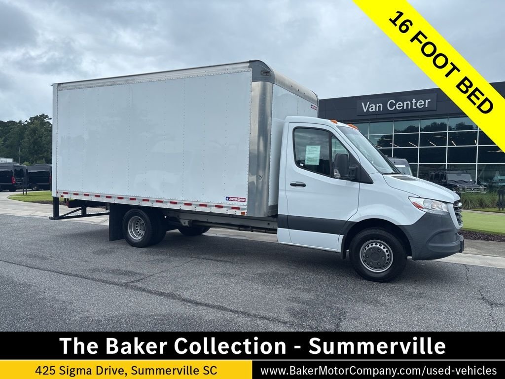Used 2021  Freightliner w/ 16