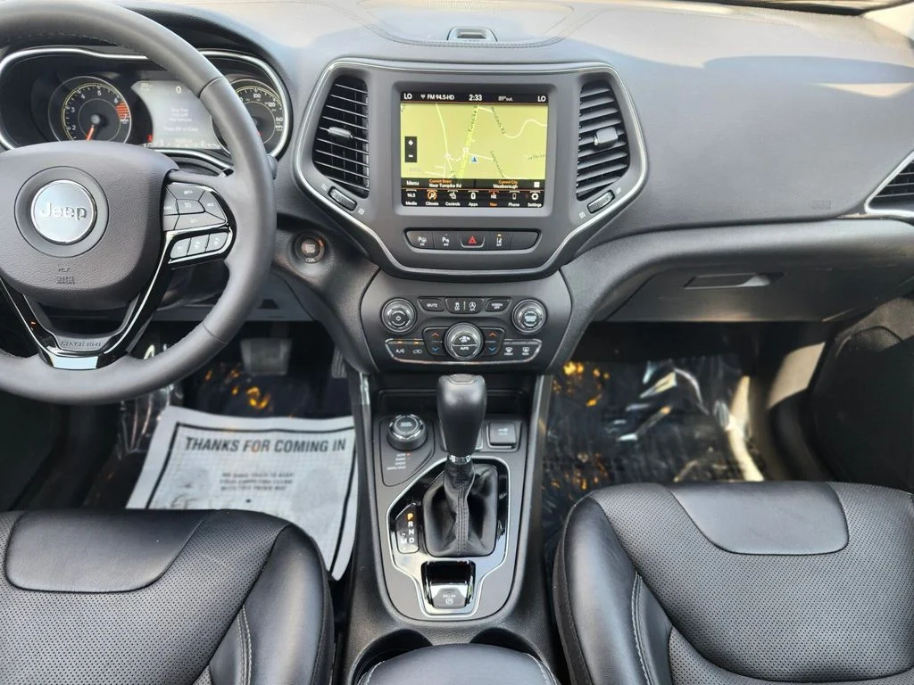 Used 2023 Gray Jeep Altitude image 14