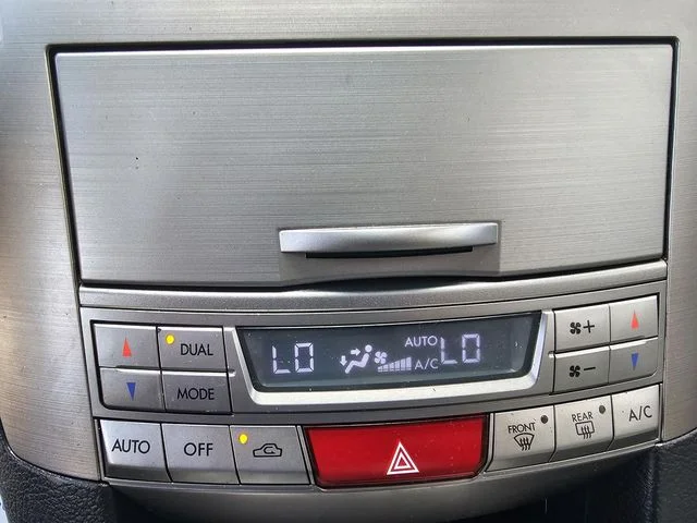 Used 2012 Satin White Pearl Subaru 3.6R image 31