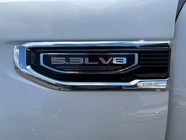 Used 2020 White GMC SLT image 41