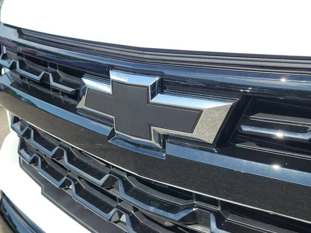 New 2026 Summit White Chevrolet LT Trail Boss image 7
