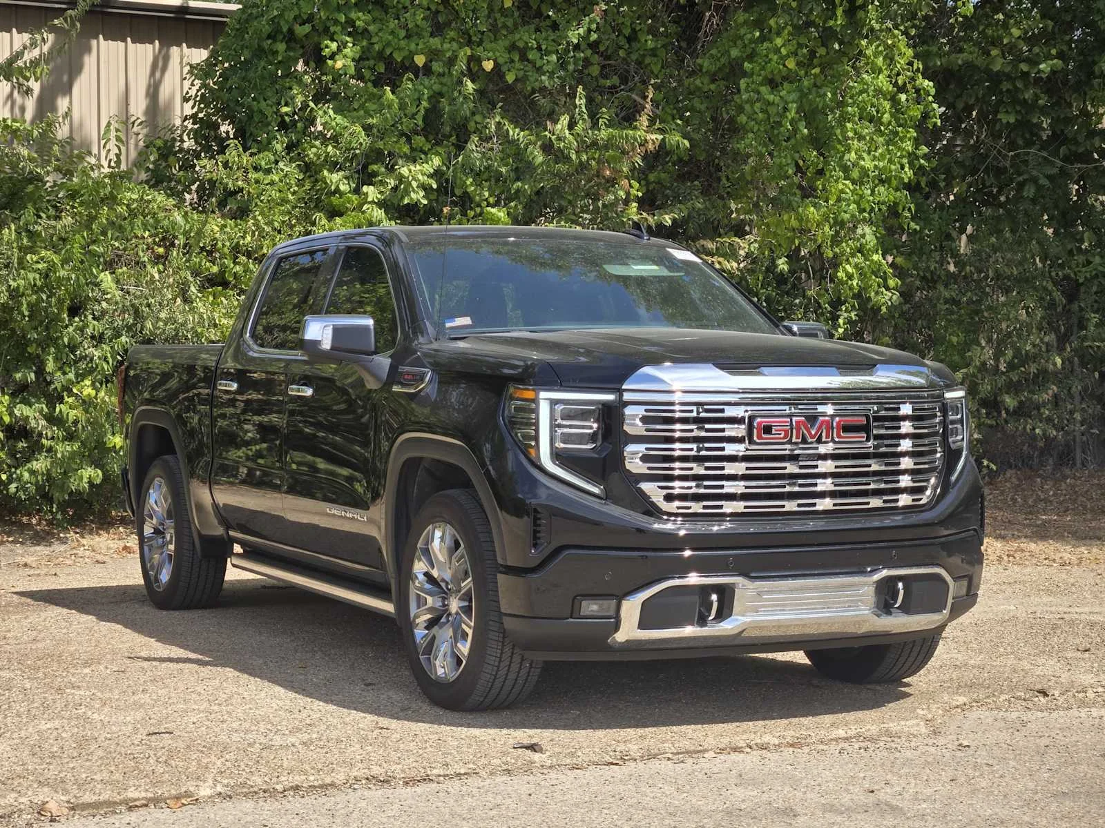 2026 GMC Sierra 1500 Denali - Photo 2