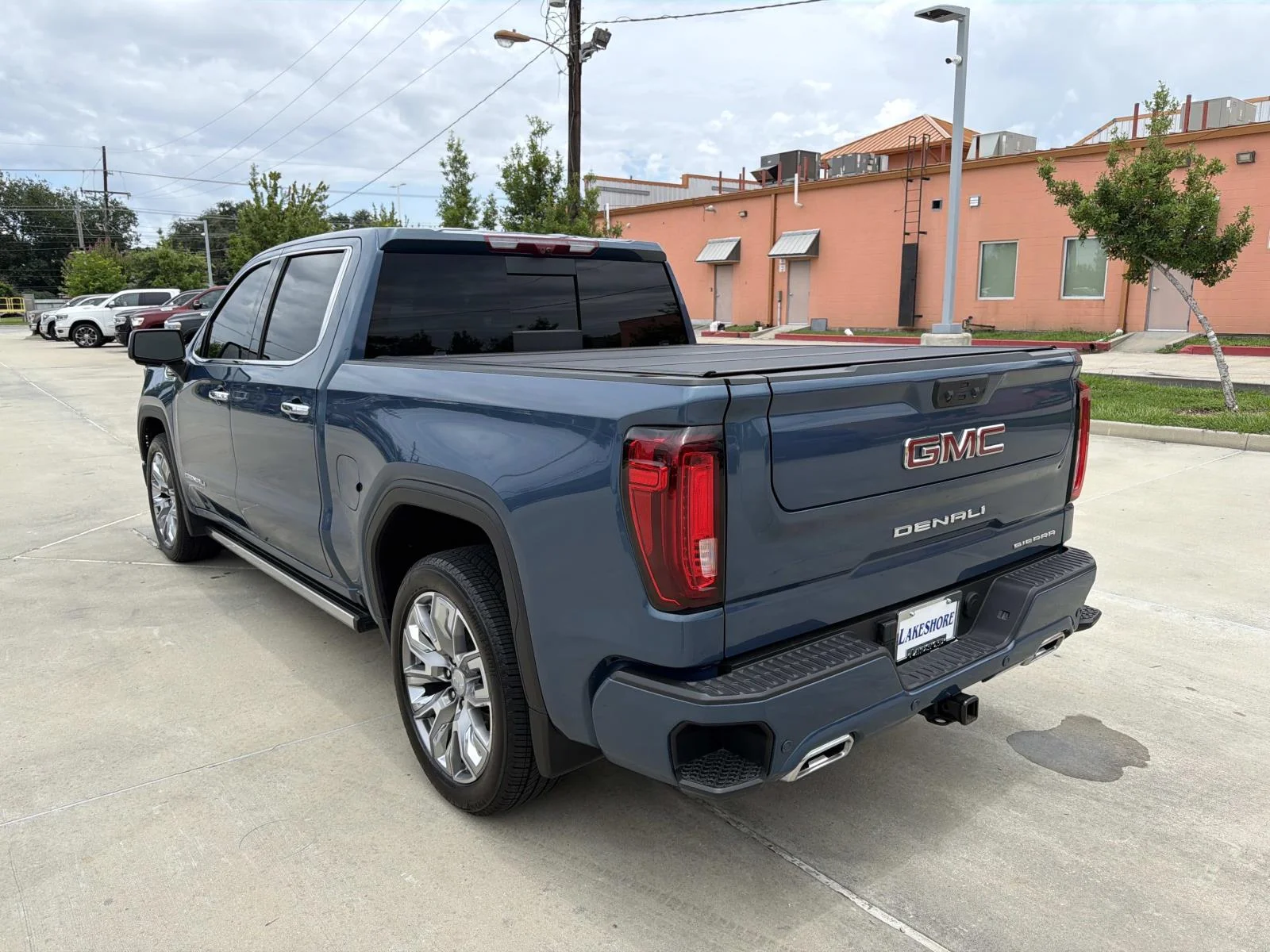 Used 2025 Blue GMC 2WD Crew Cab 147 Denali image 5