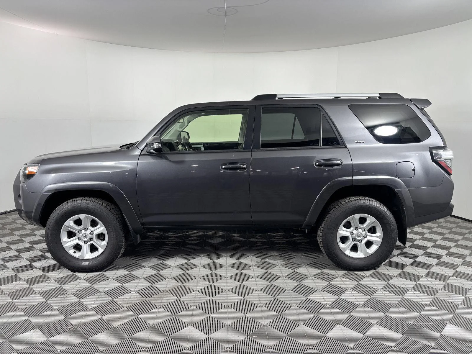 Used 2023 Magnetic Gray Metallic Toyota SR5 Premium image 2