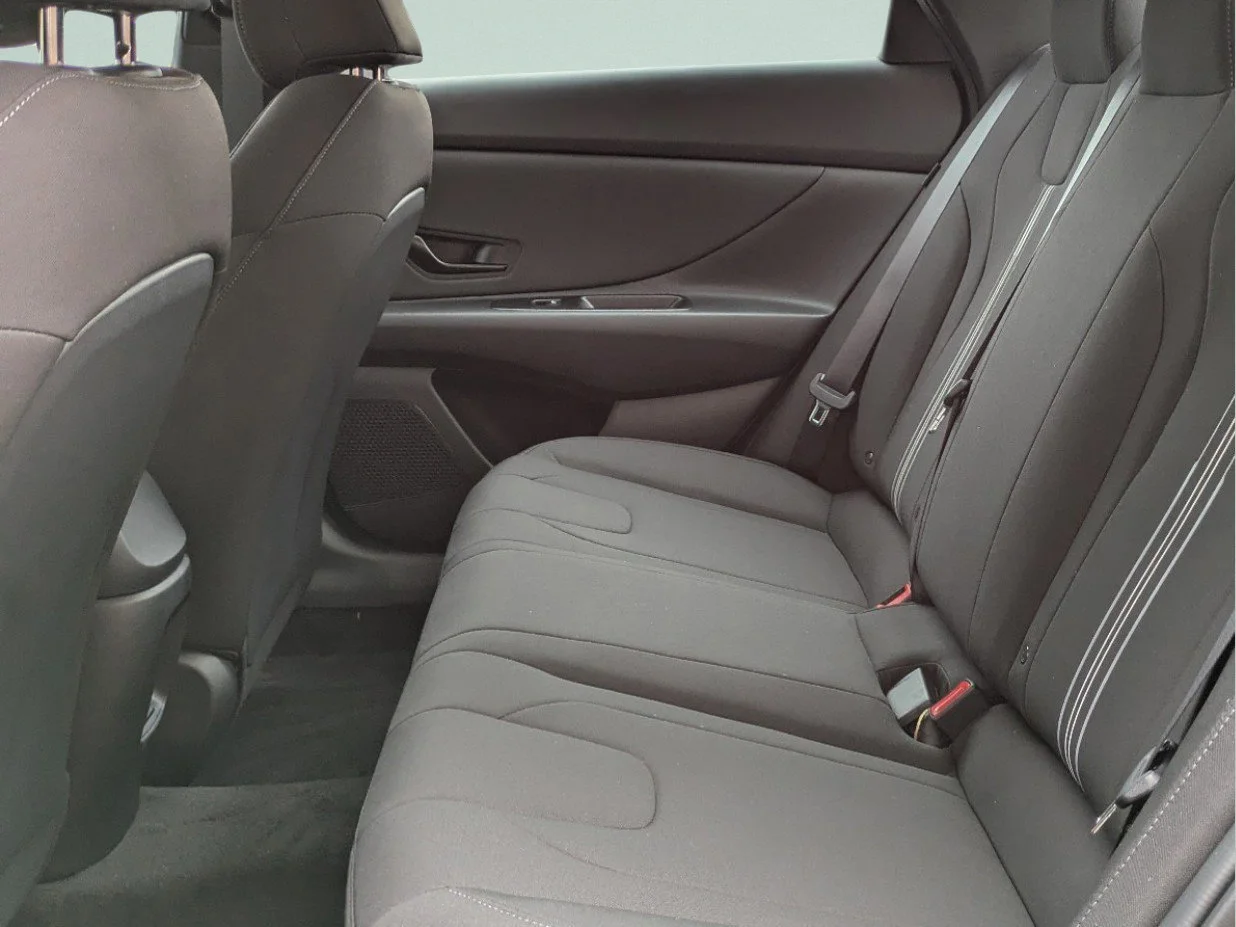 Used 2025 Ultimate Red Hyundai SEL Convenience image 10