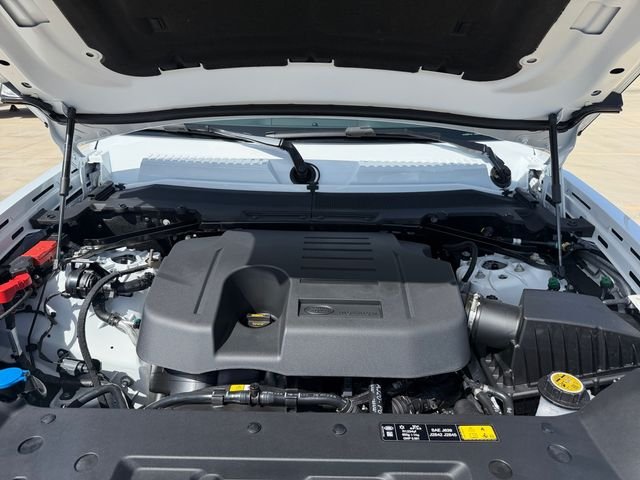 New 2026 Fuji White Land Rover X-Dynamic SE image 19