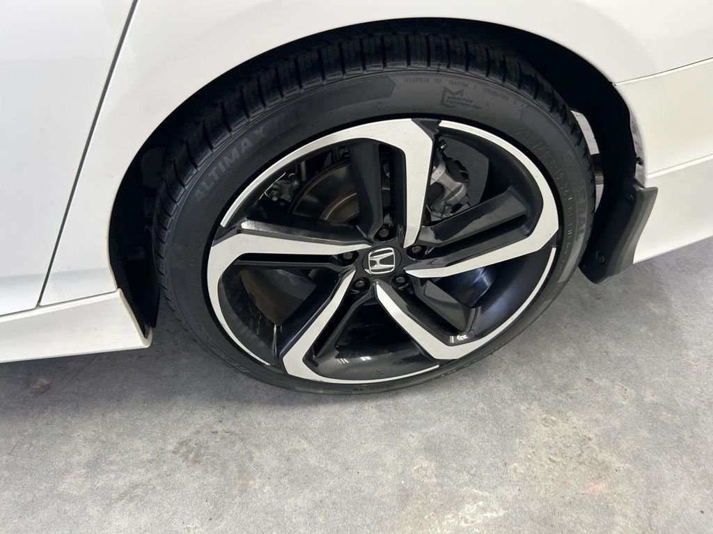 Used 2022  Honda Sport 2.0T image 9