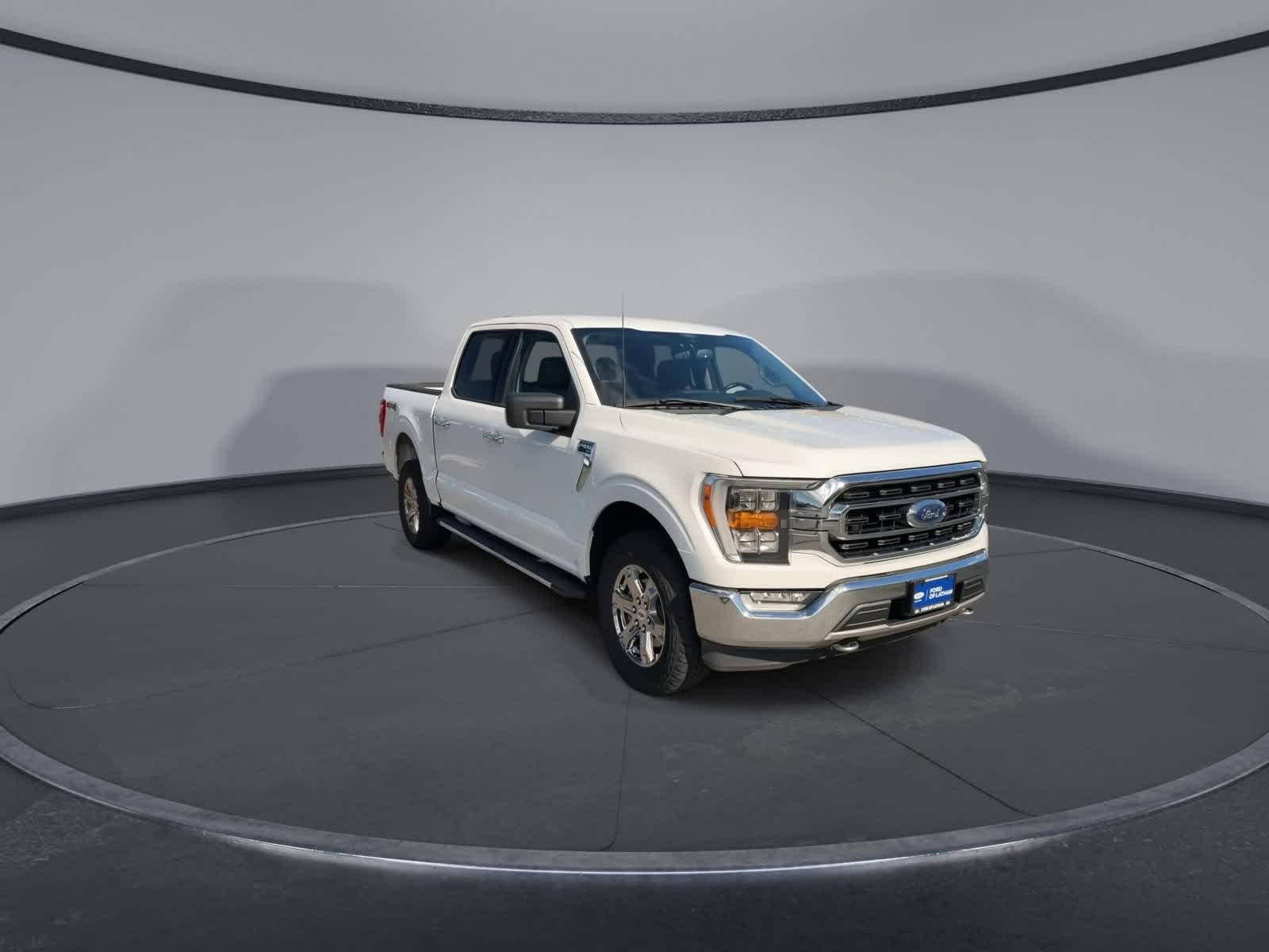 Certified Used 2021 Oxford White Ford XLT image 2