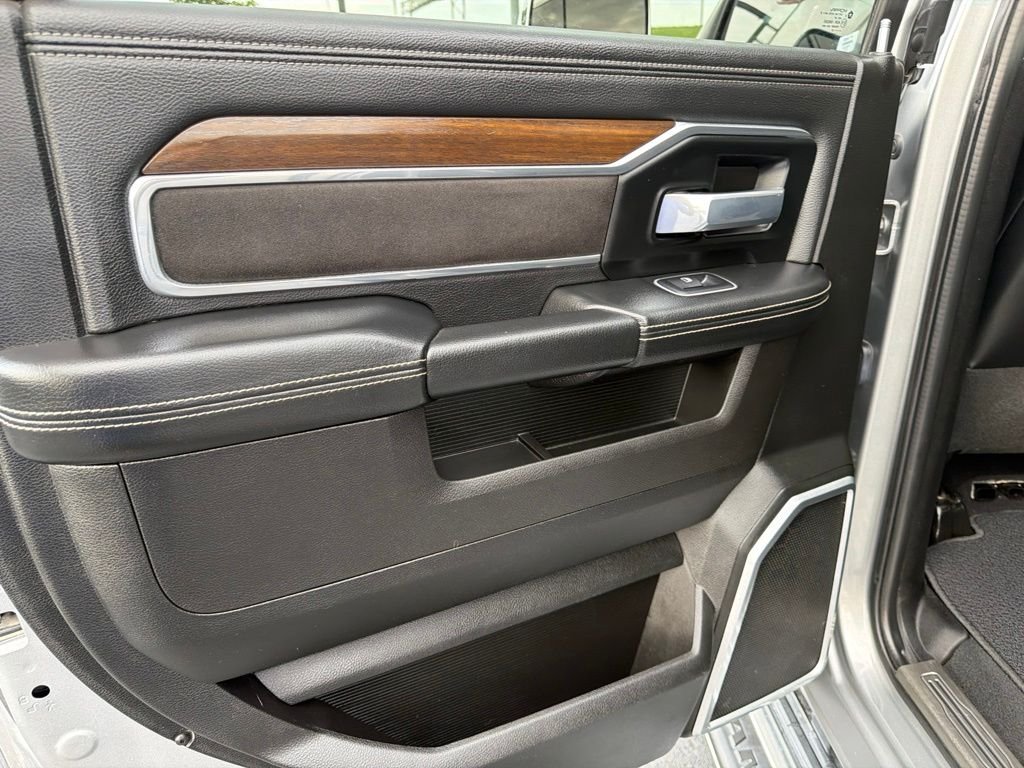 Used 2022 Silver Ram Laramie image 12