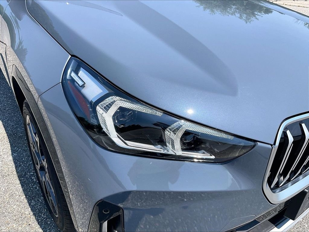 Used 2023 Gray BMW xDrive28i image 31