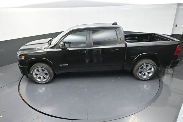 New 2026 Diamond Black Crystal Pearl-Coat Exterior Paint RAM Big Horn/Lone Star image 15