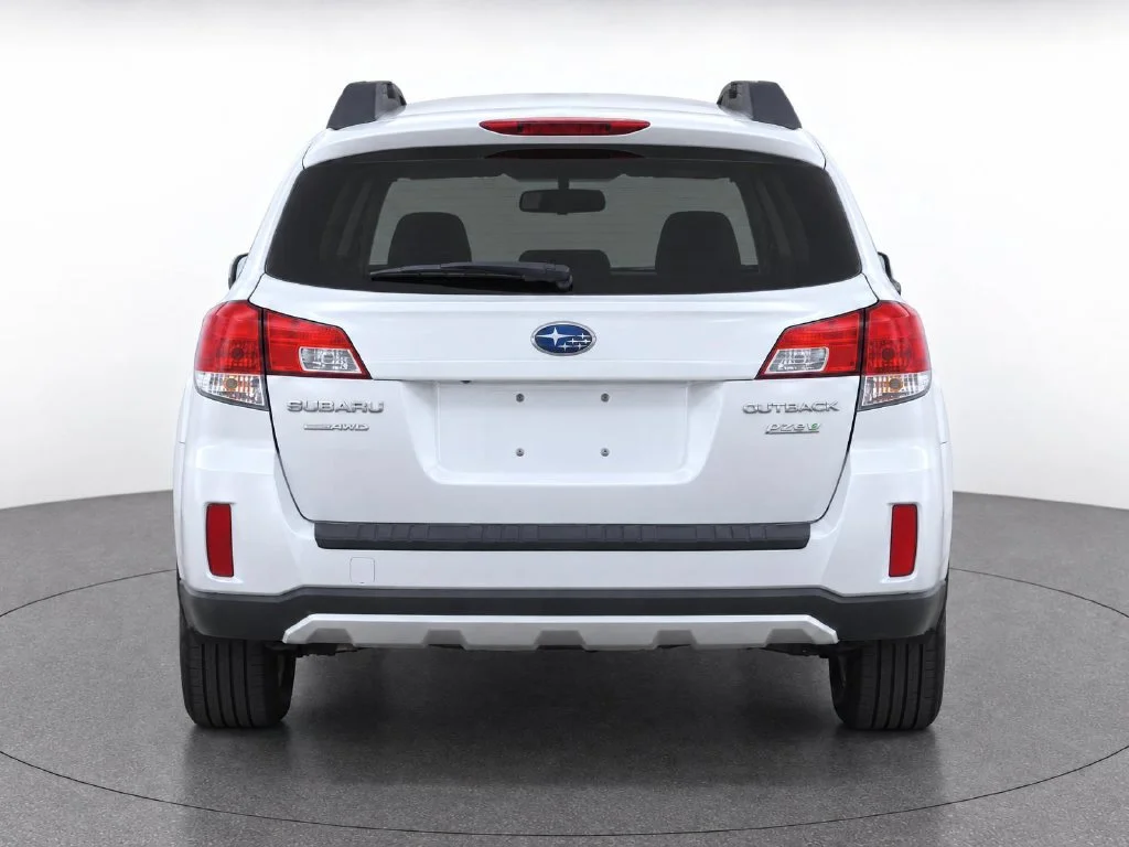 Used 2012 White Subaru 2.5i Premium image 7
