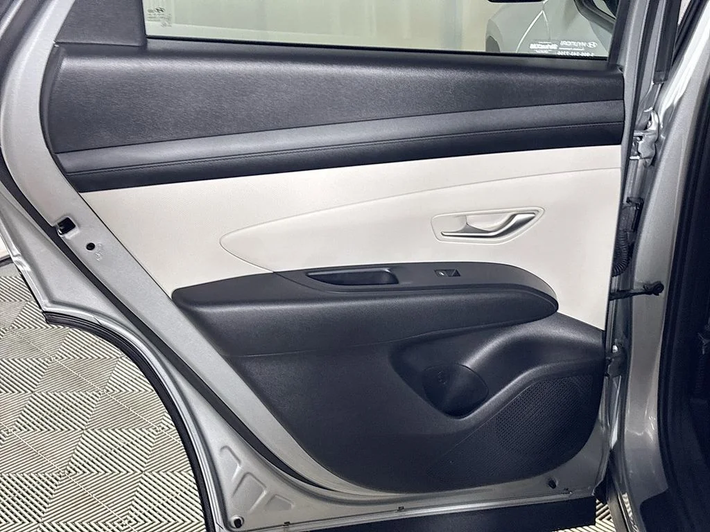 Used 2025 Silver Hyundai SEL image 18