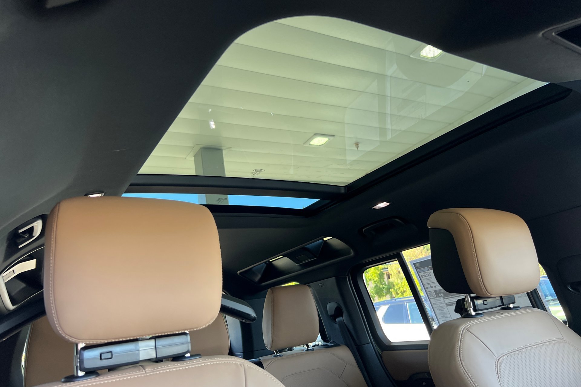 New 2026 Woolstone Green Land Rover X-Dynamic SE image 20