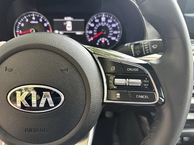 Used 2019 Red Kia EX image 17