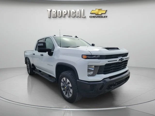 New 2026 Summit White Chevrolet Custom image 7