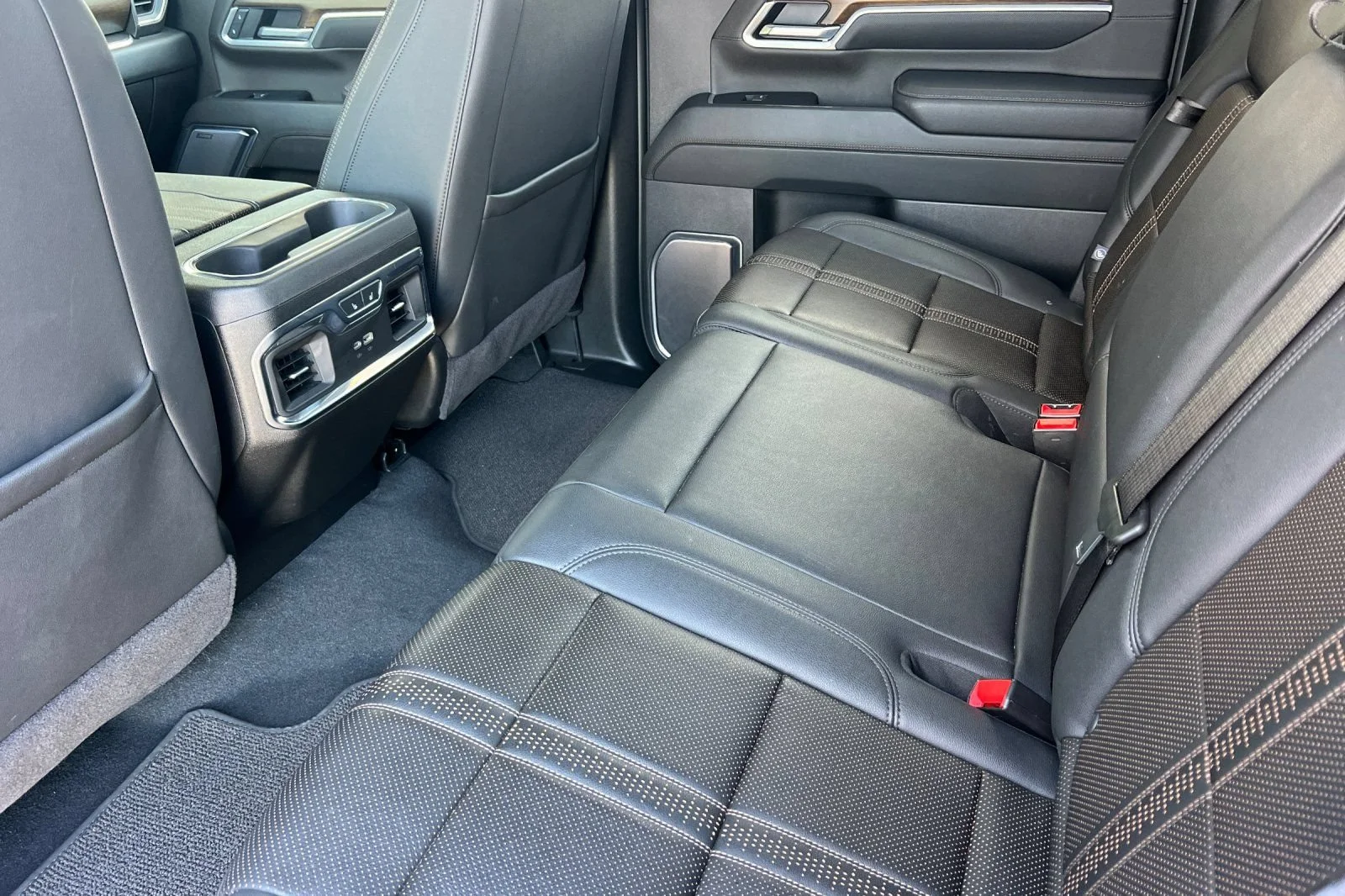 Used 2025 Summit White Chevrolet High Country image 12