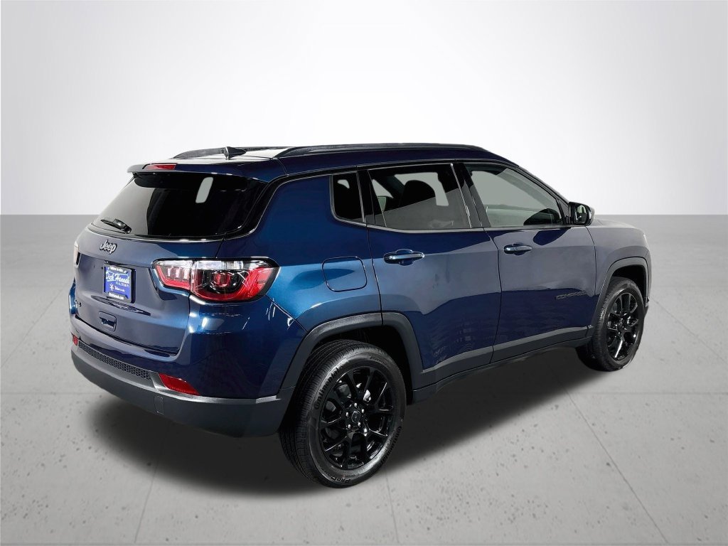 Used 2026 Blue Jeep Latitude image 7