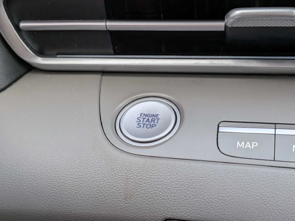 Used 2025  Hyundai SEL Convenience image 18