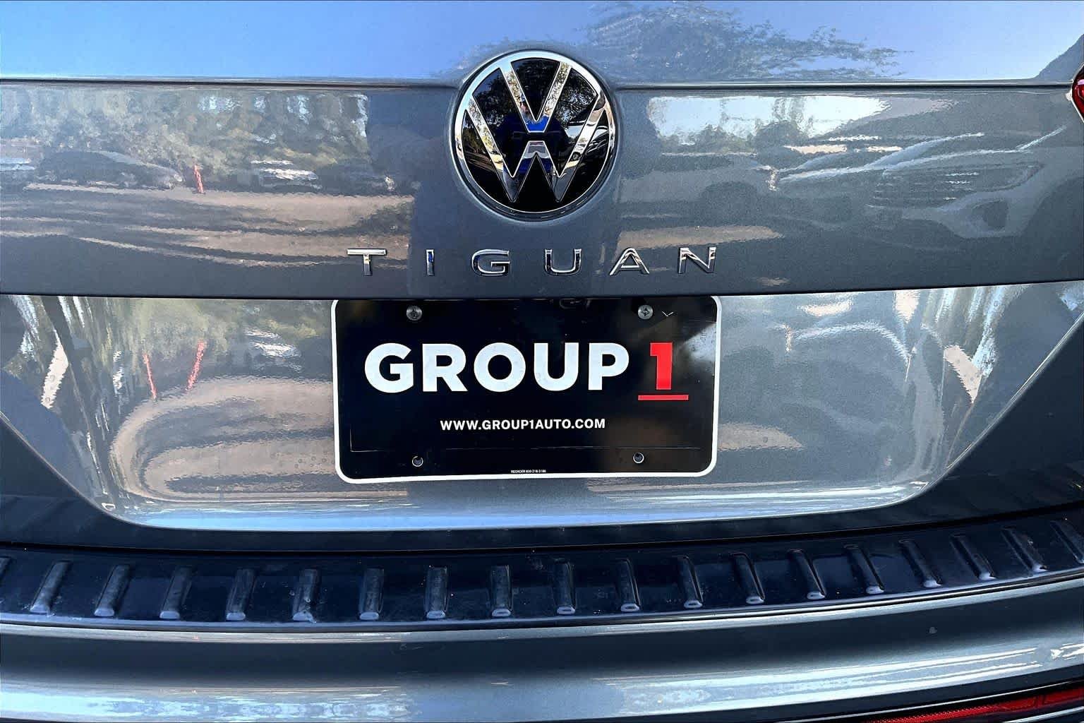 Certified Used 2024 Platinum Gray Metallic Volkswagen SE R-Line Black image 33