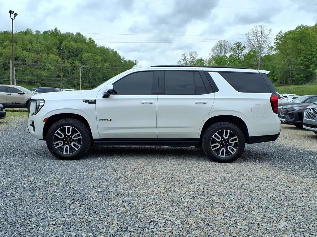 Used 2023 White GMC AT4 image 4