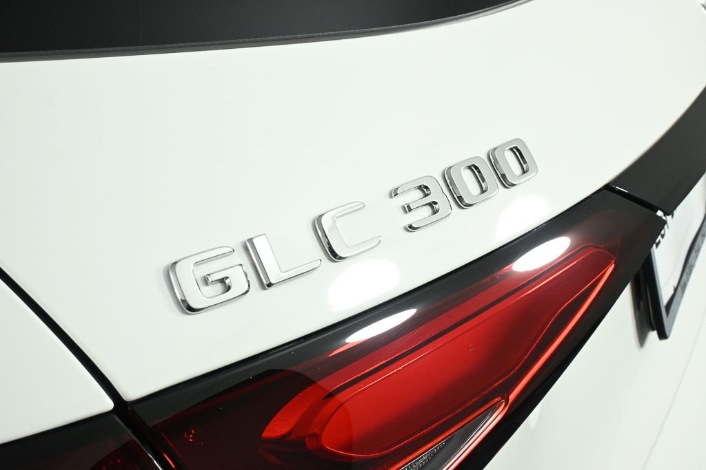 New 2026 Polar White Mercedes-Benz GLC 300 image 27