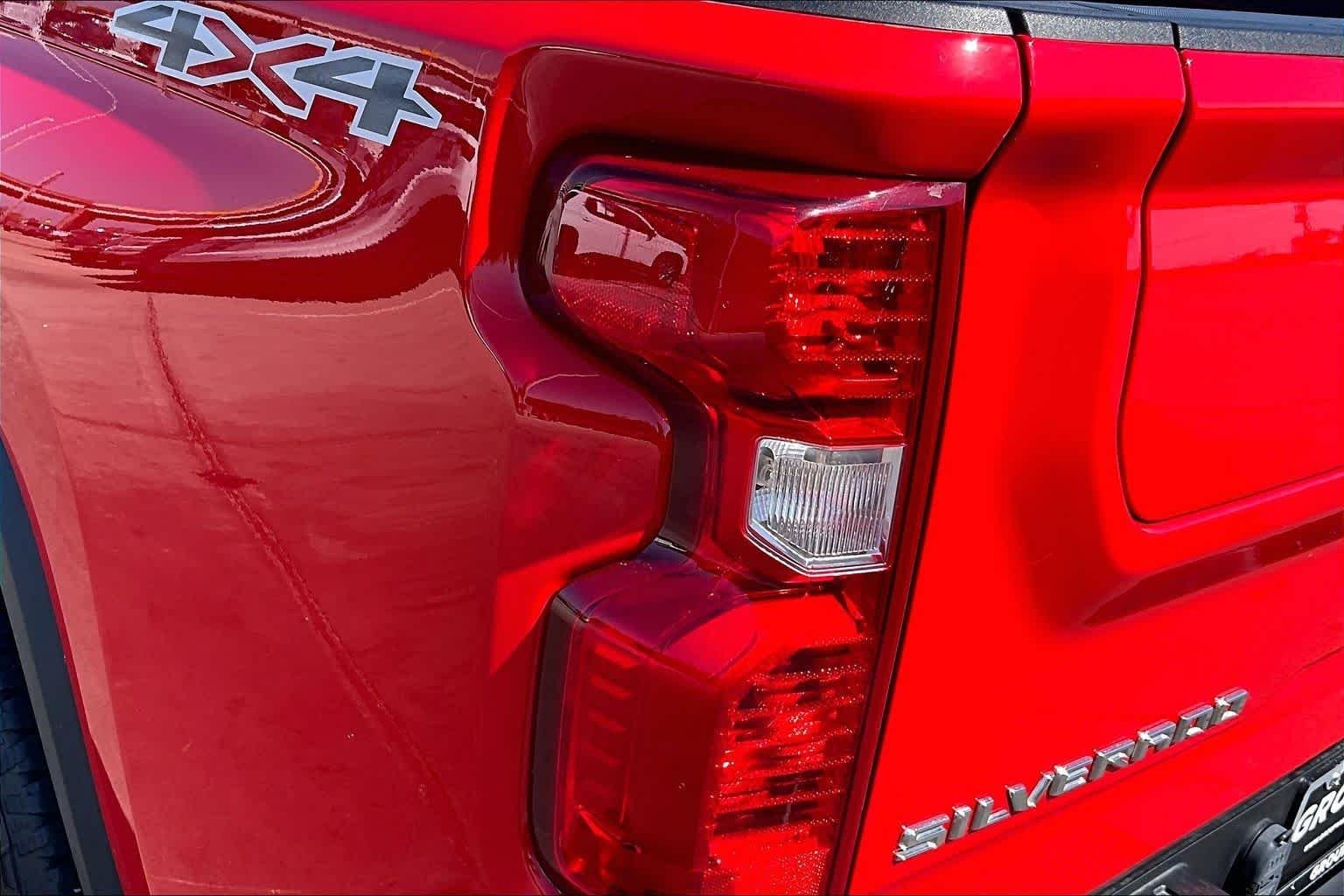 Used 2023 RED HOT Chevrolet Custom image 27