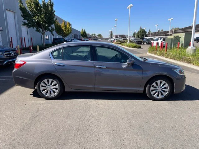 Used 2015 Modern Steel Metallic Honda EX-L image 2
