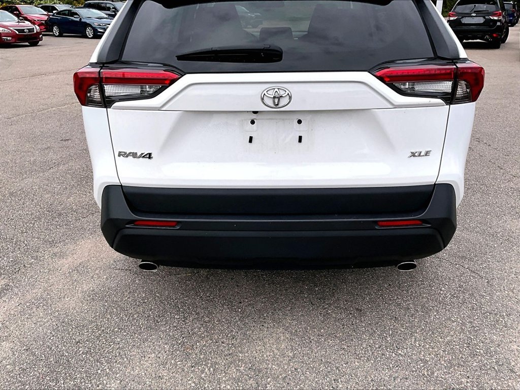 Used 2024 White Toyota XLE image 10