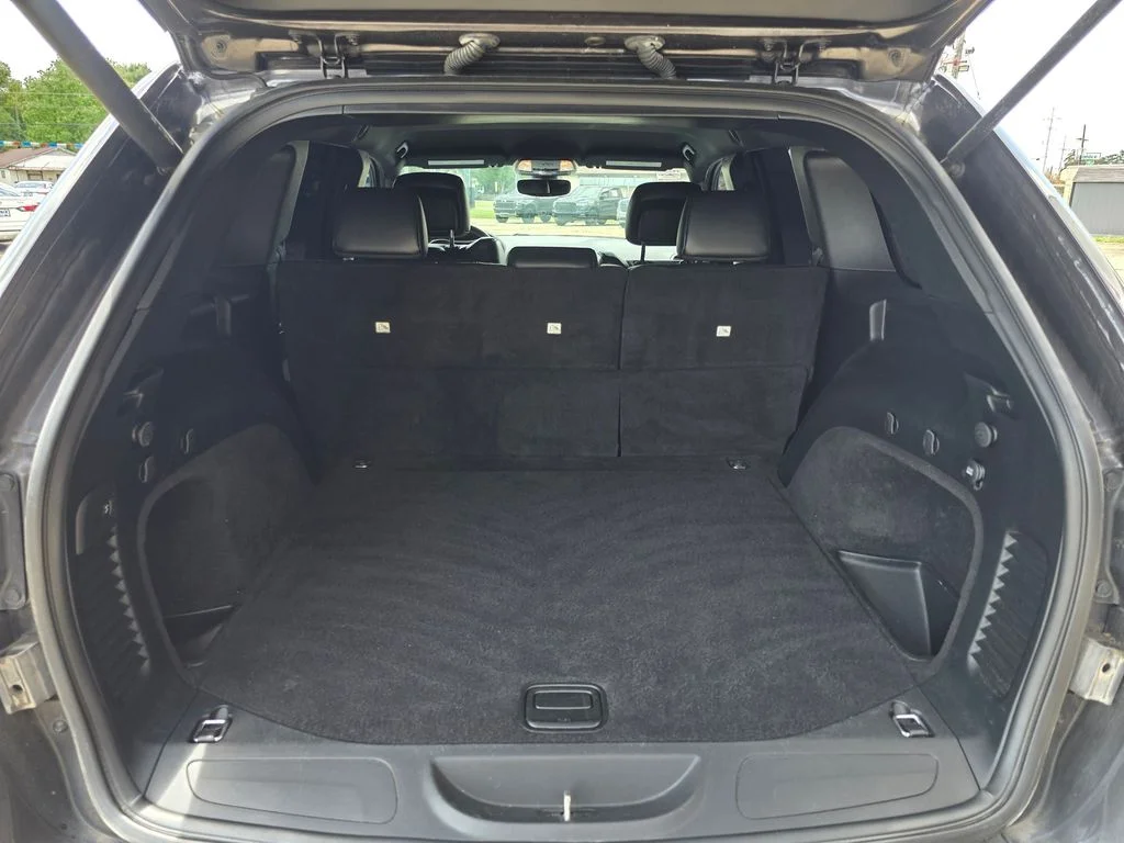 Used 2019 Gray Jeep Altitude image 7