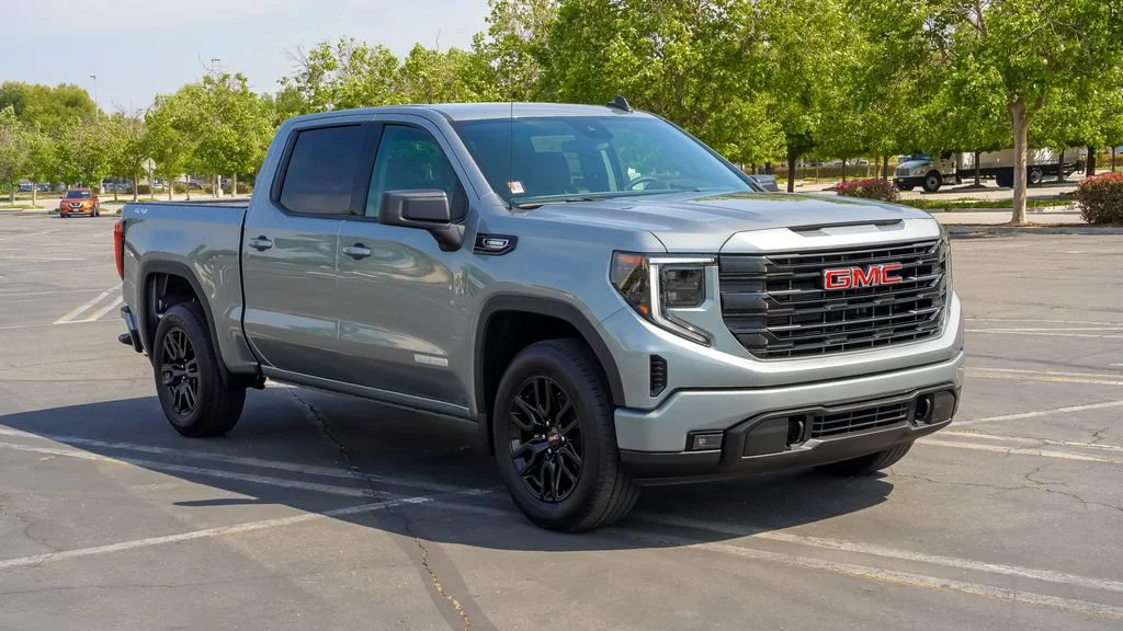 New 2026 Sterling Metallic GMC Elevation image 6