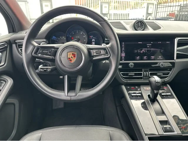 2023 Porsche Macan T - Photo 28