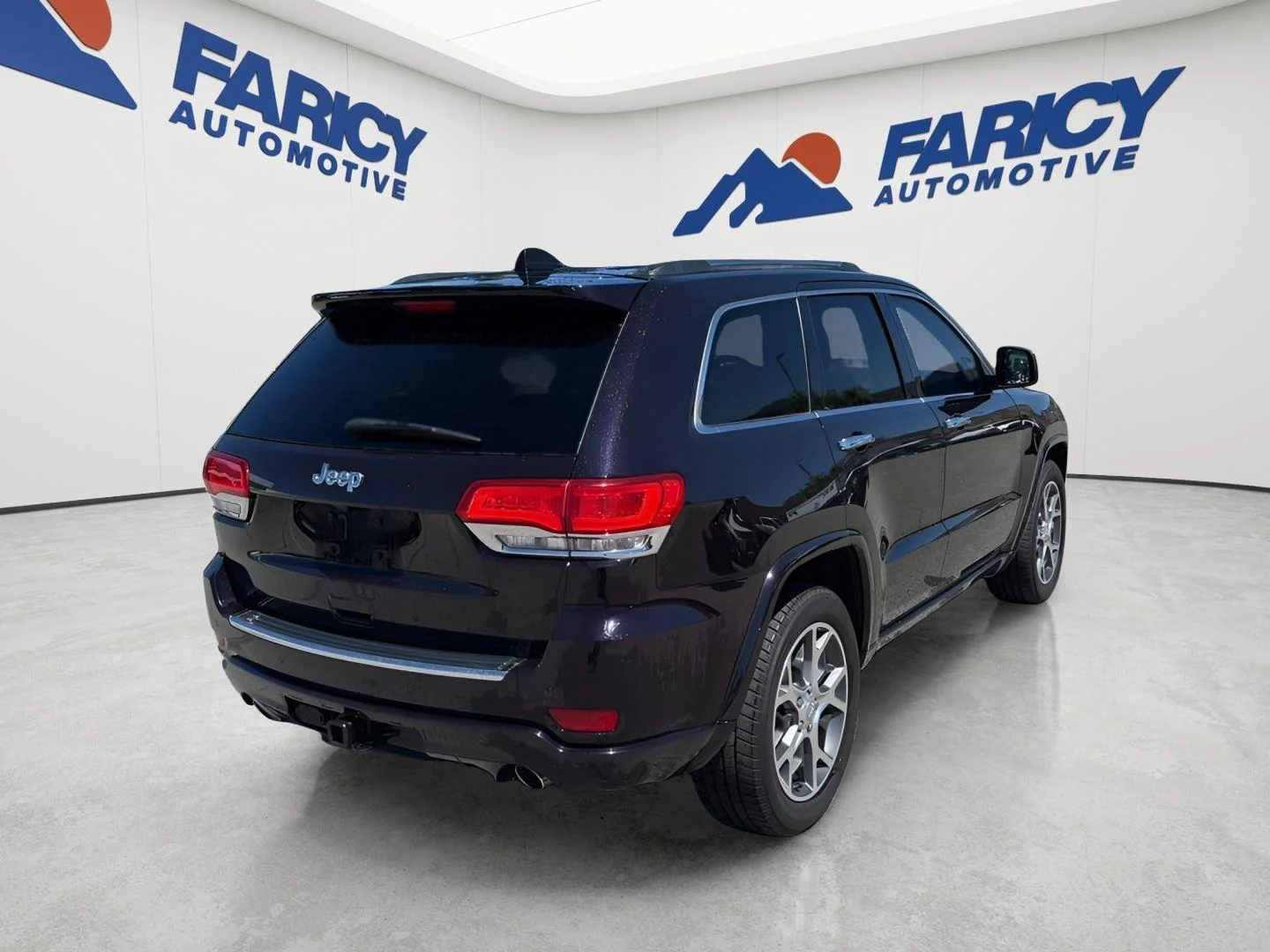Used 2019 Sangria Metallic Clearcoat Jeep Overland image 3
