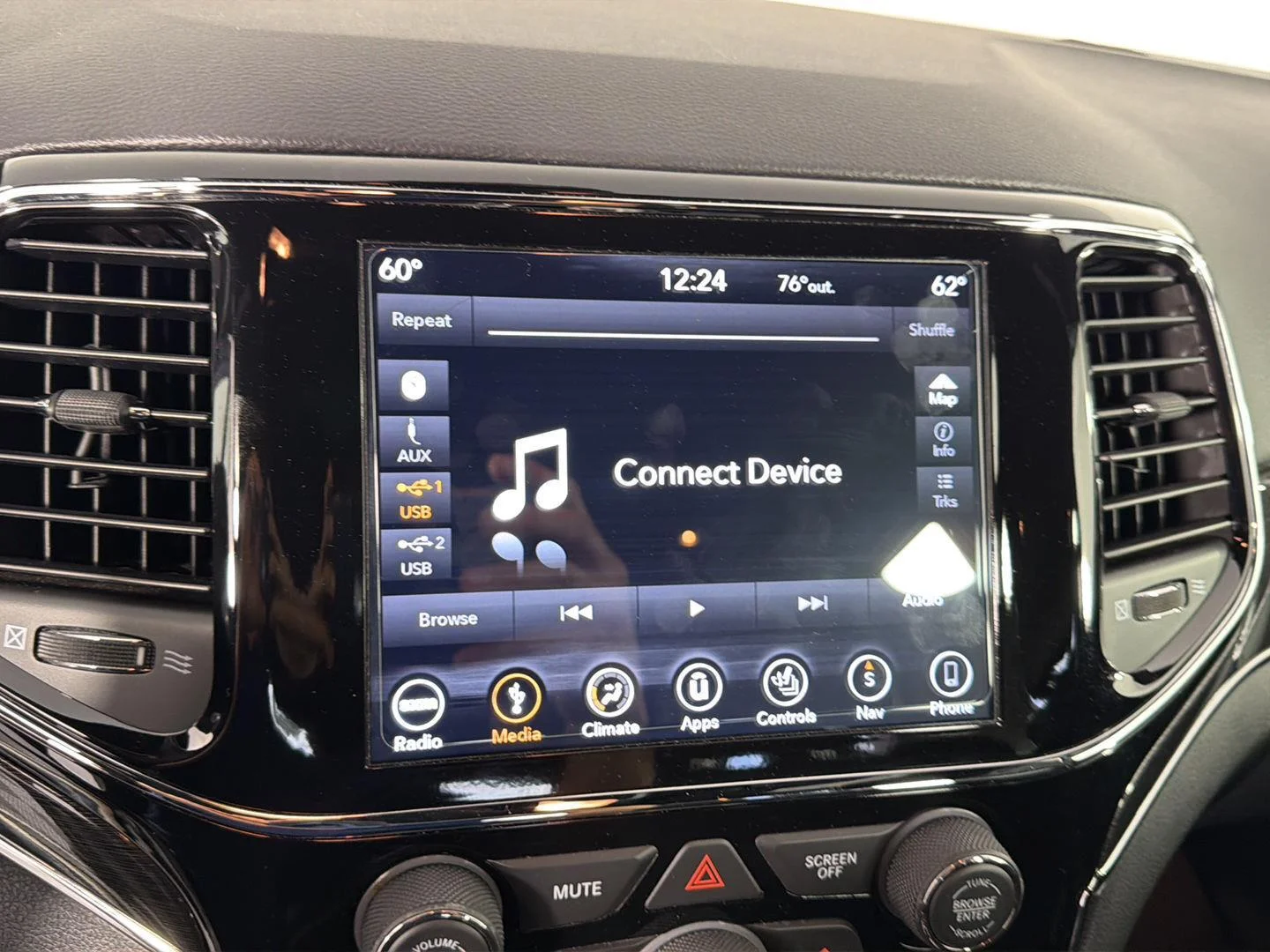 Used 2019 Bright White Clearcoat Jeep Trailhawk image 31