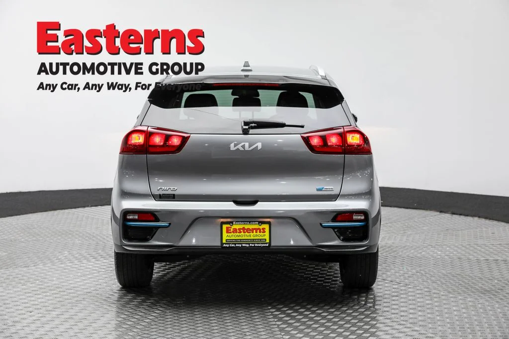 Used 2022 Gray Kia EX image 6