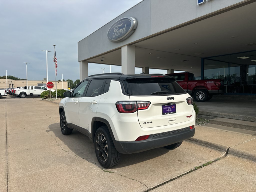 Used 2020 White Clearcoat Jeep Trailhawk image 9