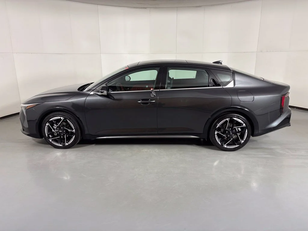 Used 2026 Gray Kia GT-Line image 5