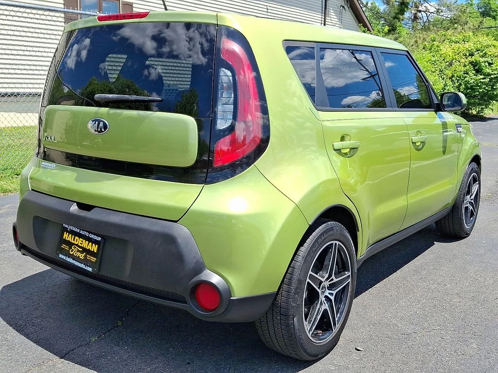 Used 2014 Green Kia Base image 6