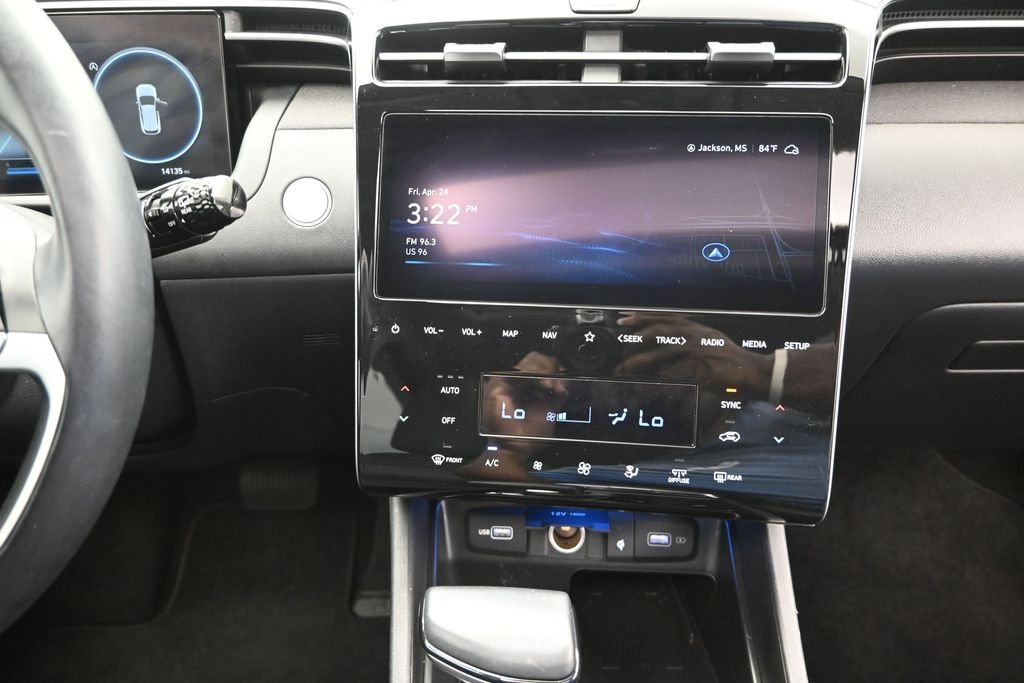 Used 2024 Black Hyundai SEL image 28