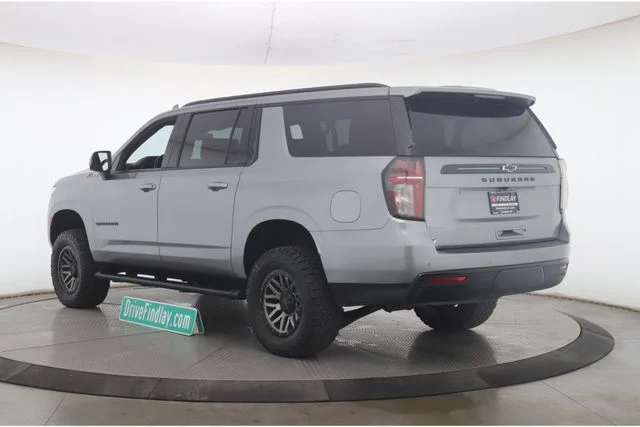 Used 2024 Silver Chevrolet Z71 image 8