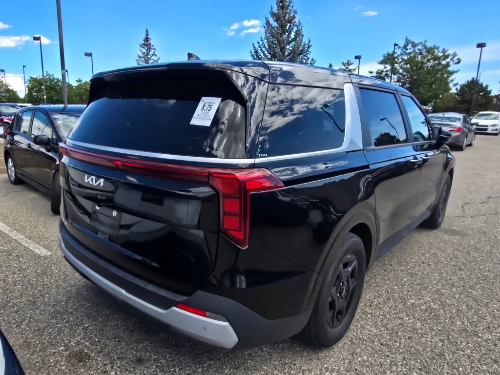 Used 2025 Aurora Black Pearl Kia LXS image 5