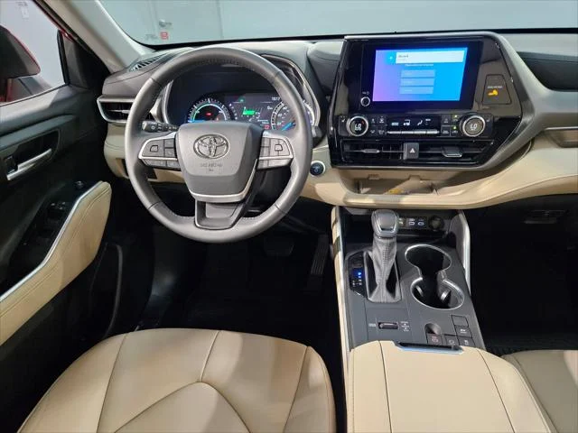Certified Used 2024 RUBY FLARE PEARL Toyota  image 9