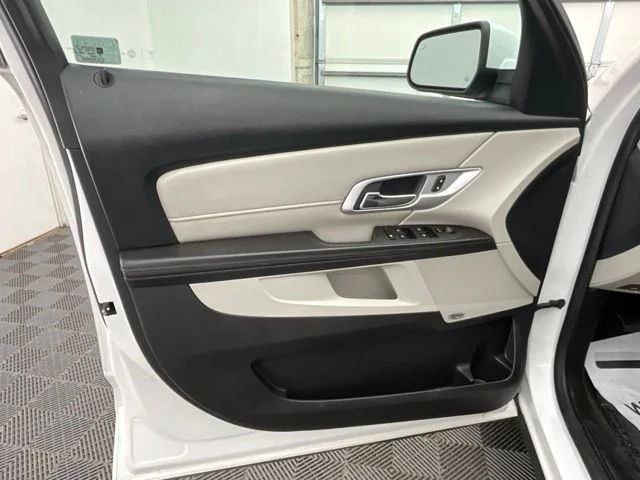 Used 2016 White GMC SLE-2 image 14