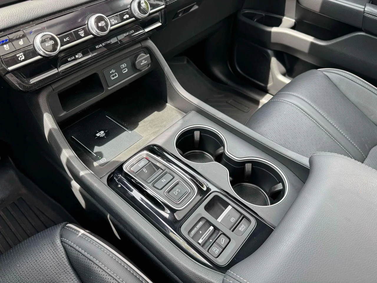 2023 Honda Pilot Elite - Photo 35