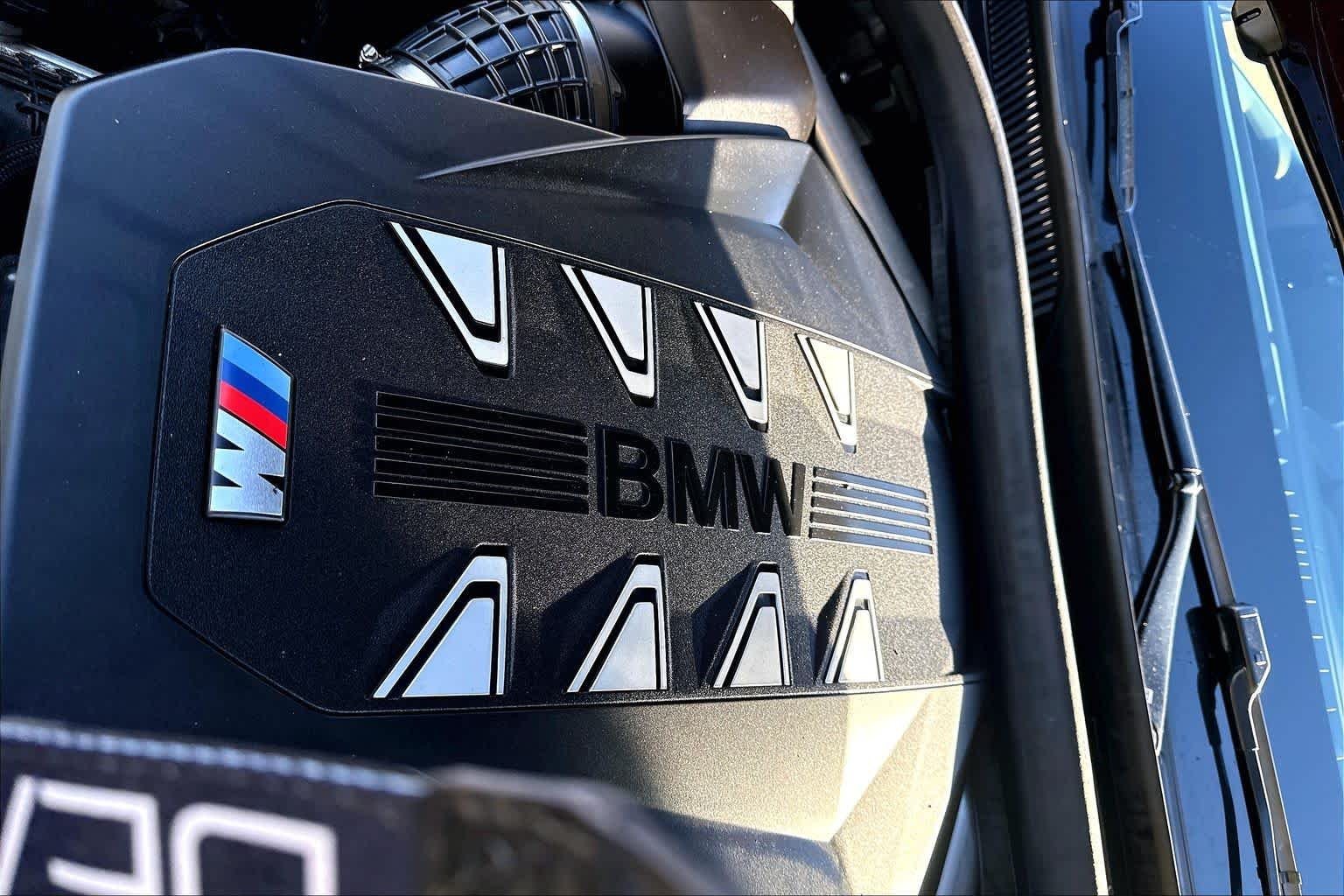 Used 2023 Ametrin Metallic BMW M60i image 34