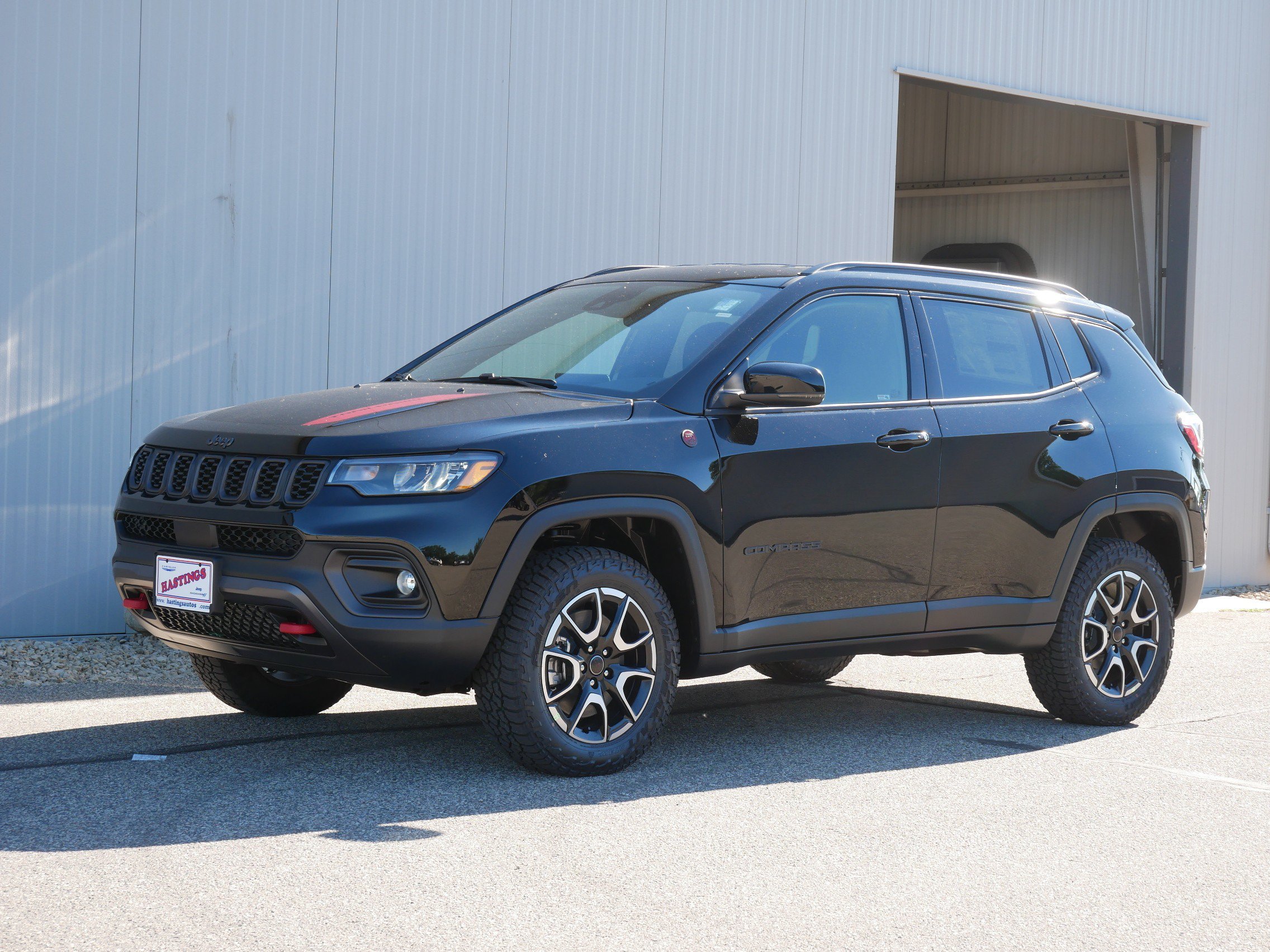New 2026 Diamond Black Crystal Pearl-Coat Exterior Paint Jeep Trailhawk image 15