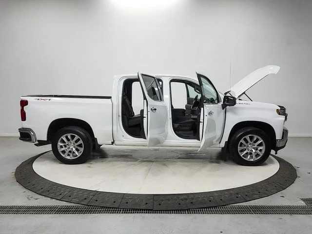 Used 2021 White Chevrolet LTZ image 16