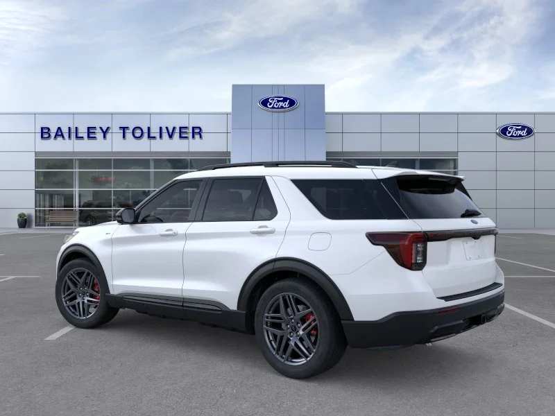 New 2026 Star White Metallic Tri-Coat Ford ST-Line image 29