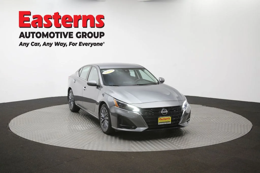 Used 2023 Gray Nissan 2.5 SV image 50