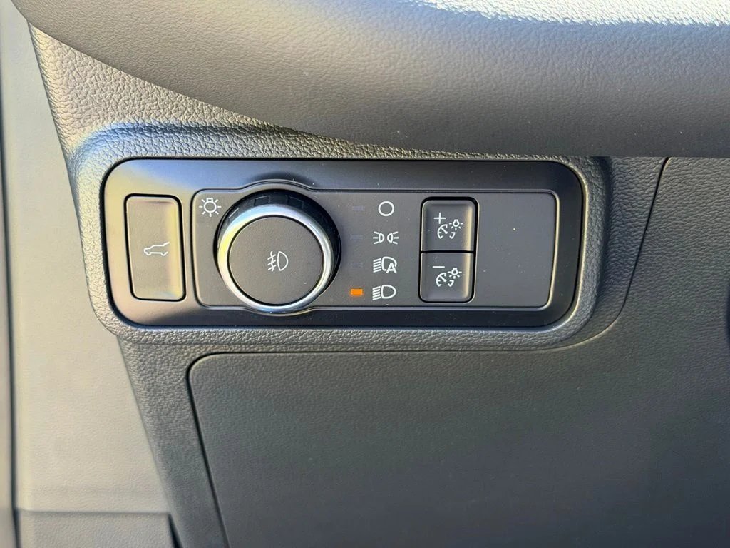 New 2027 Agate Black Metallic Ford ST-Line image 21